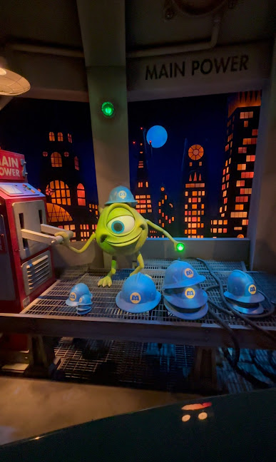 ディズニーランドのモンスターズインクの画像