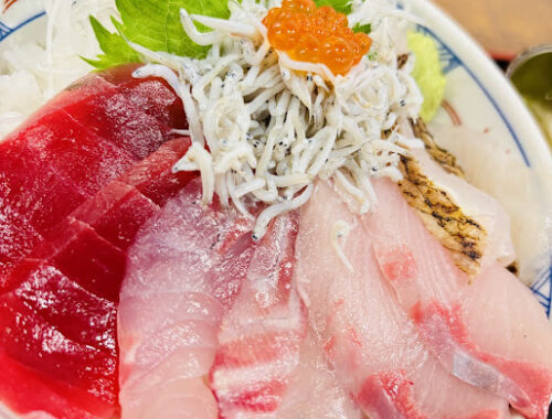 小田原の海鮮丼の画像