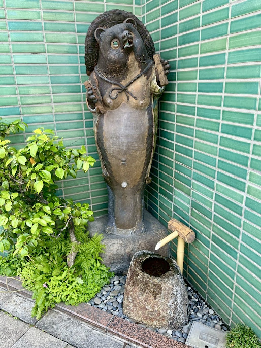 表参道の狸の画像